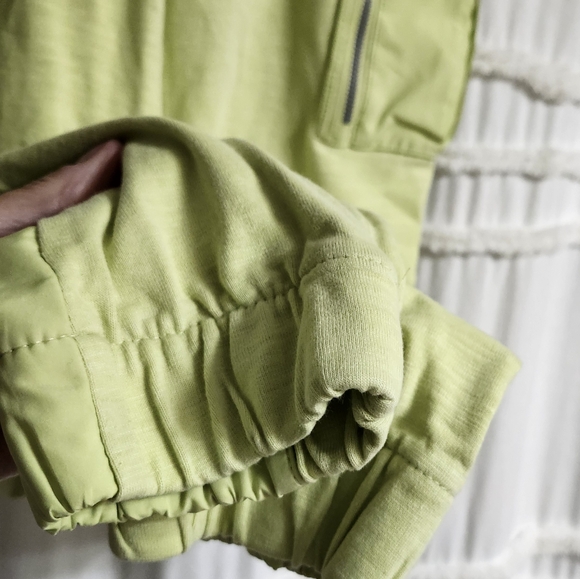 Like new, Nike pants, size small. Final Price Reduction. - Picture 5 of 12